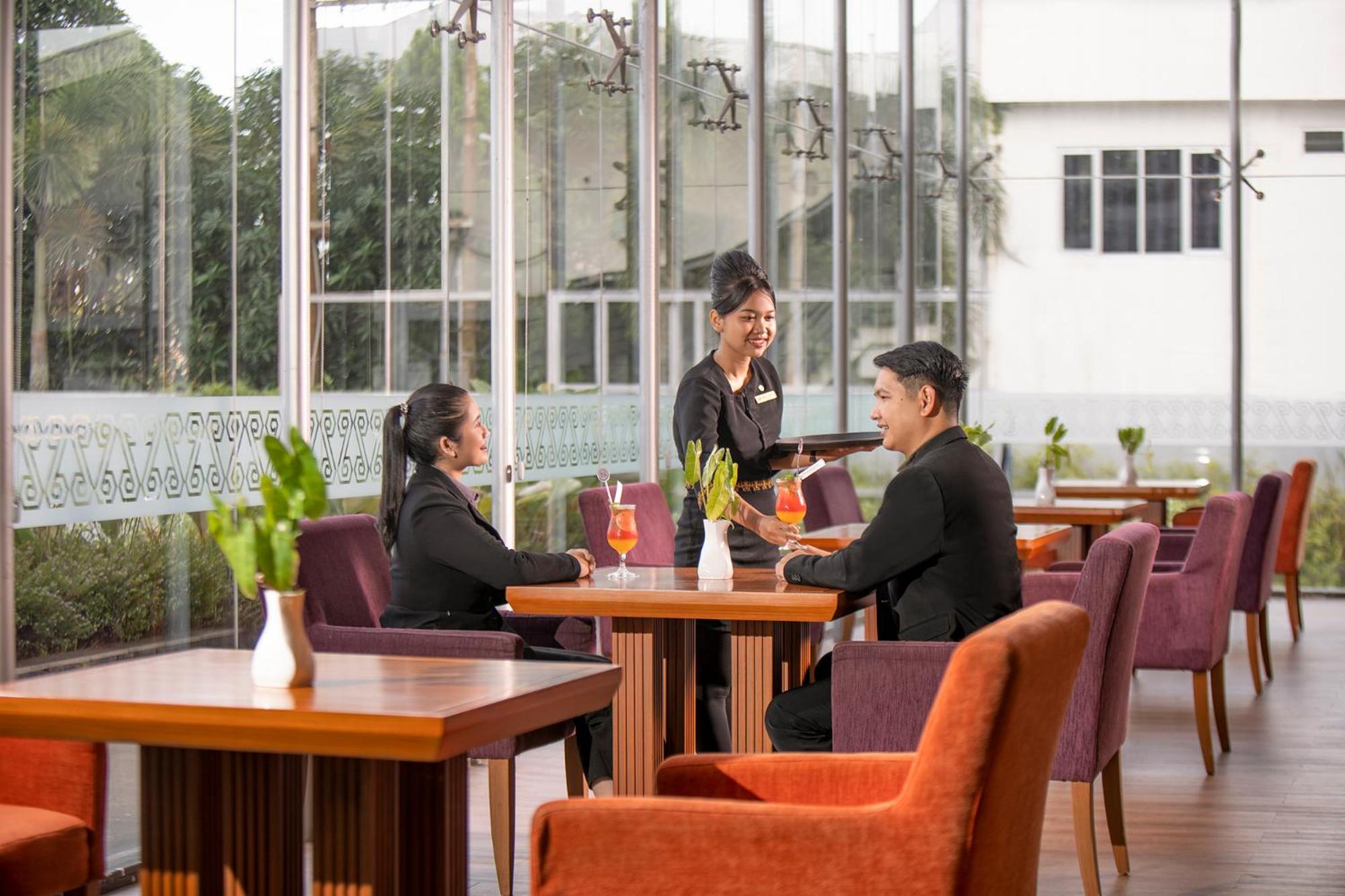 Swiss-Belhotel Danum Palangka Raya Exterior foto