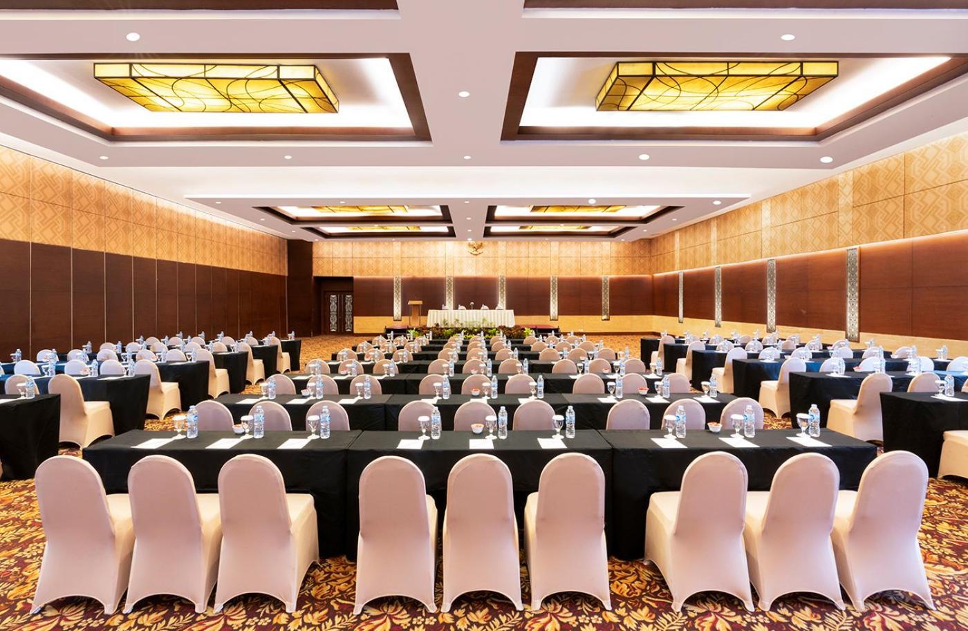 Swiss-Belhotel Danum Palangka Raya Exterior foto
