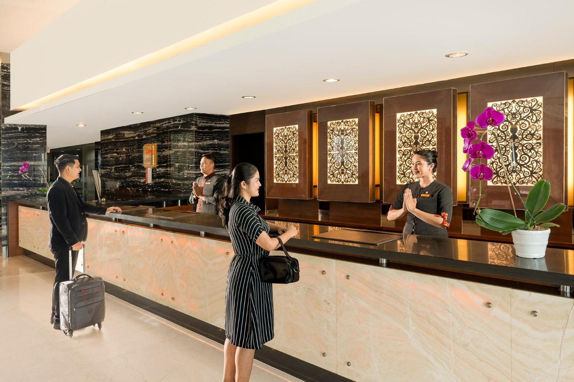 Swiss-Belhotel Danum Palangka Raya Exterior foto