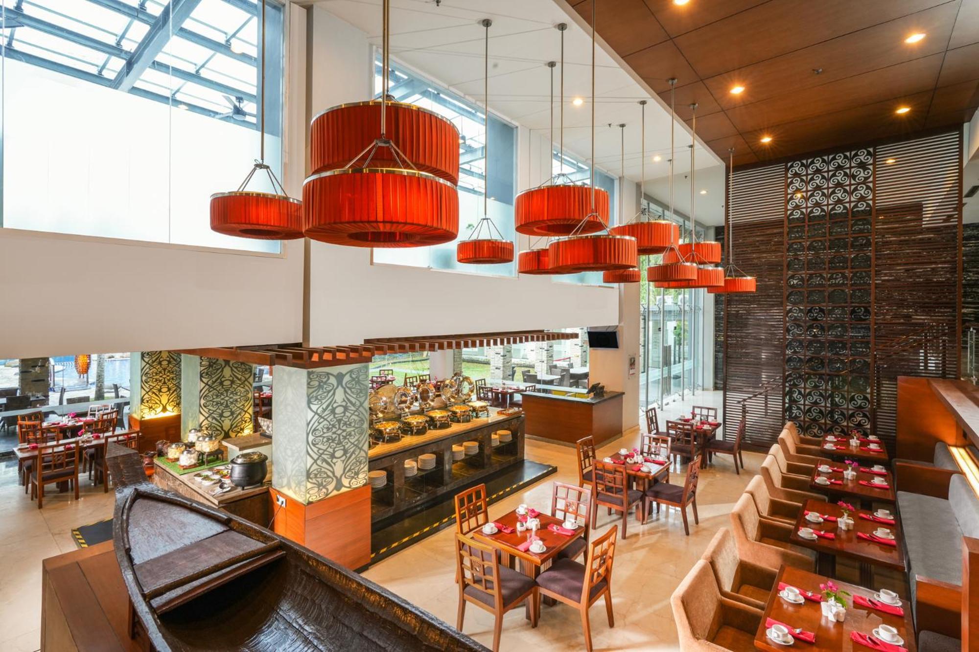 Swiss-Belhotel Danum Palangka Raya Exterior foto
